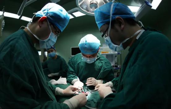 四十四岁女子头部恶臭,头部恶臭气味