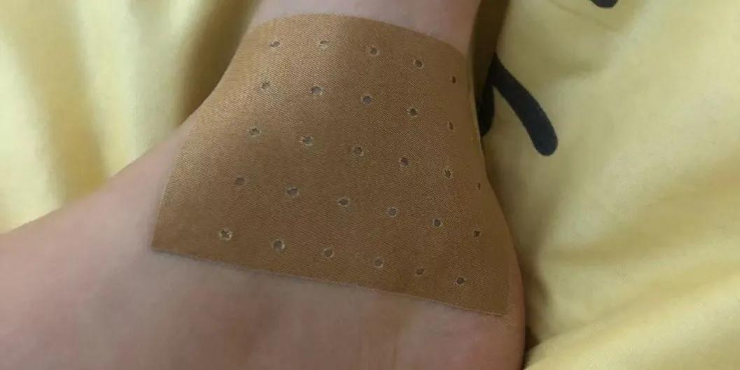 哪里痛就哪里贴膏药,哪里痛就往哪里贴