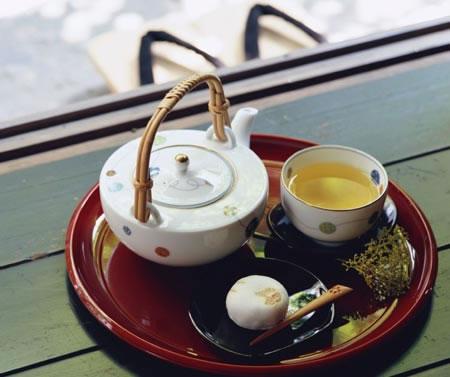 好朋友之间渐行渐远有必要挽回吗,朋友为什么关系好一阵又不联系了