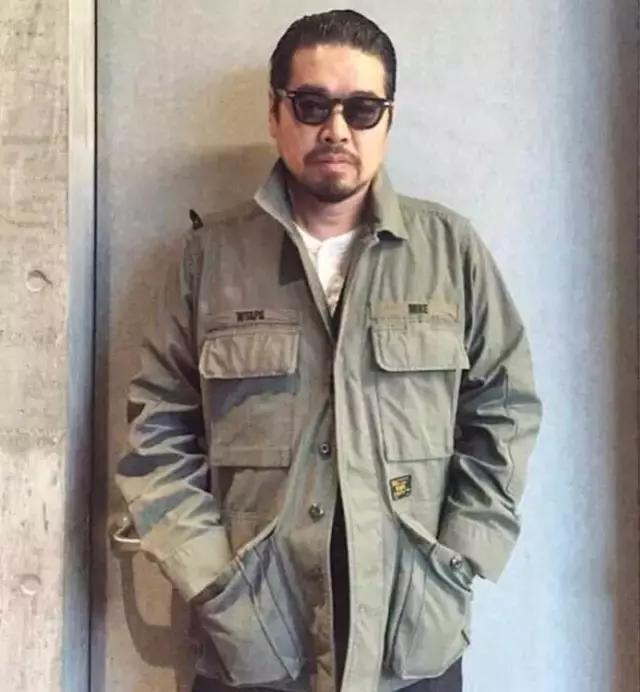 今天余文乐老师要为你们上一堂军装搭配课,答应我要好好学习哟!