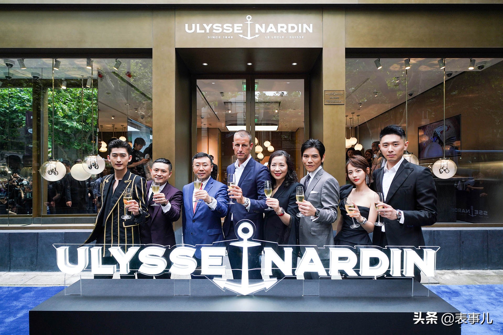 半年5家专卖店，邀请向佐张翰范丞丞，如何看待雅典的快速布局？