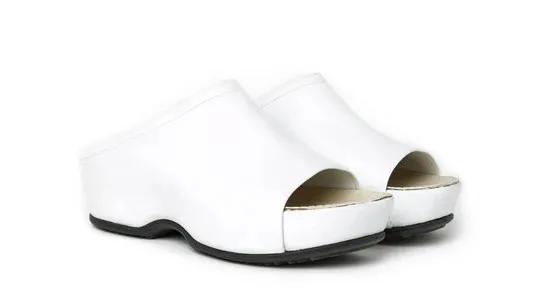 「每周联名X讯」众人骂丑,价格却直逼倒钩的鞋究竟长什么样?