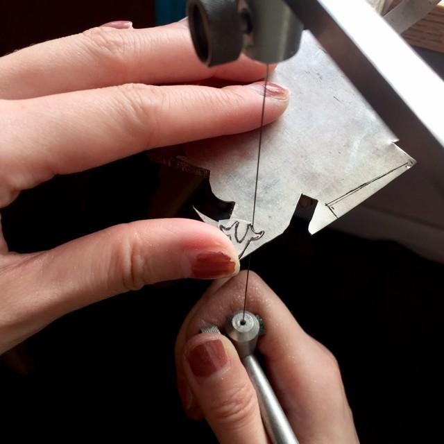 石榴石属于什么档次的宝石类型,石榴石最顶级的叫什么