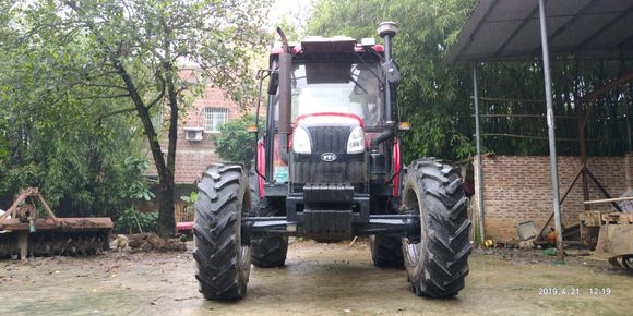 挺好的东方红拖拉机，66000就卖？农机手是在干不下去了！