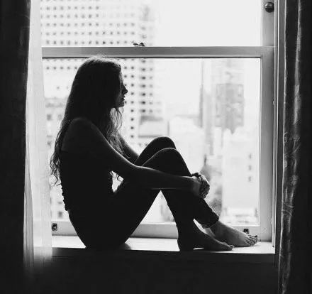 心碎到窒息的古风句子伤感,心疼到让人窒息心碎的句子