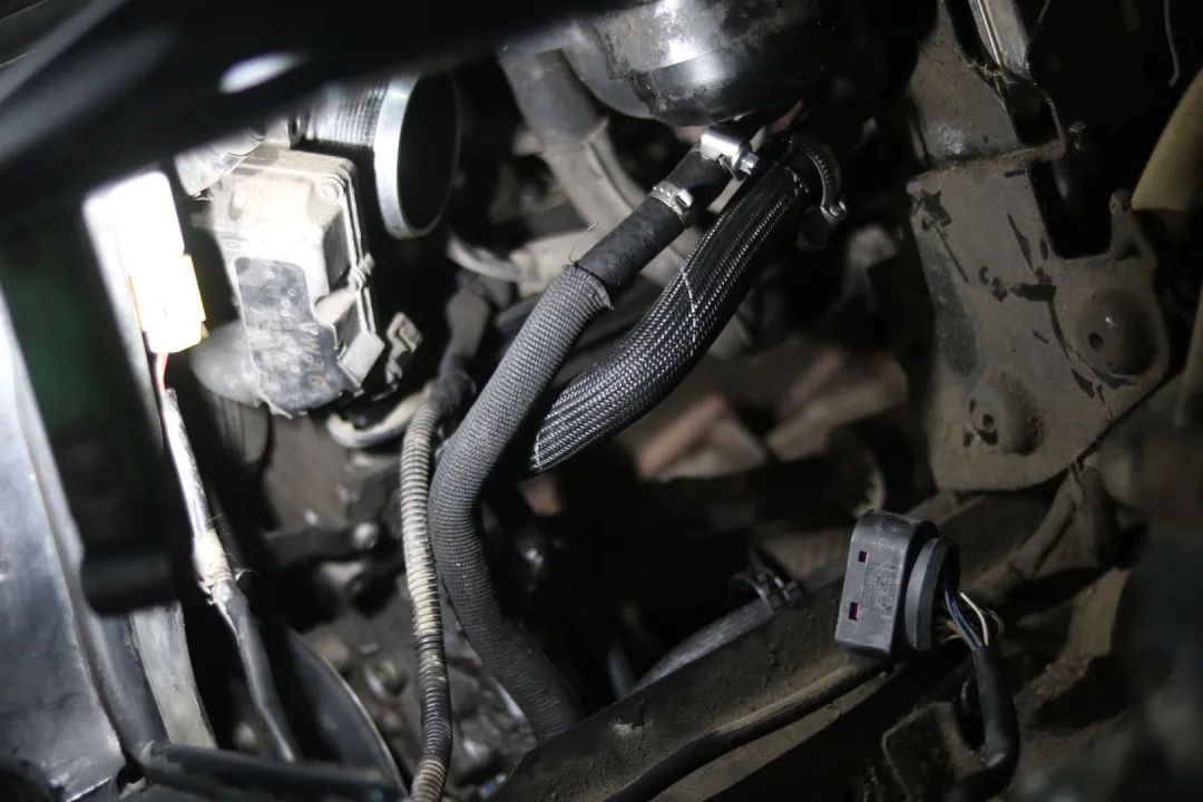 怪兽搞老车：翻新一辆残破生锈的柴油版奥迪A6，翻新后变新车