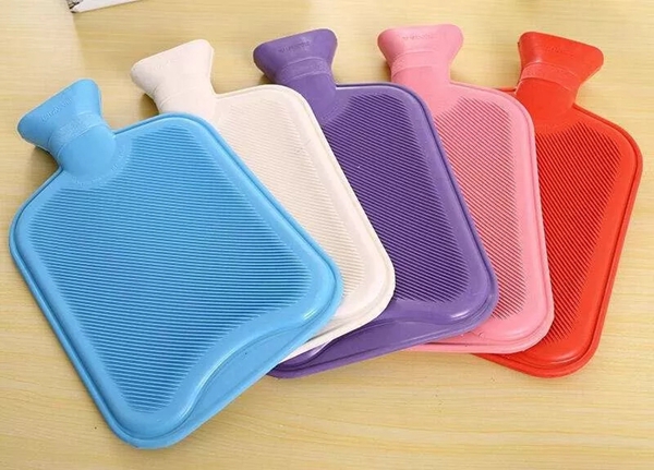 天冷了热水袋使用一定要注意安全,使用热水袋的注意事项