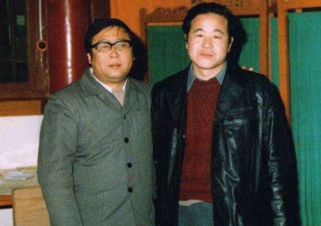 路遥谈贾平凹哭了,贾平凹评价路遥经济困难