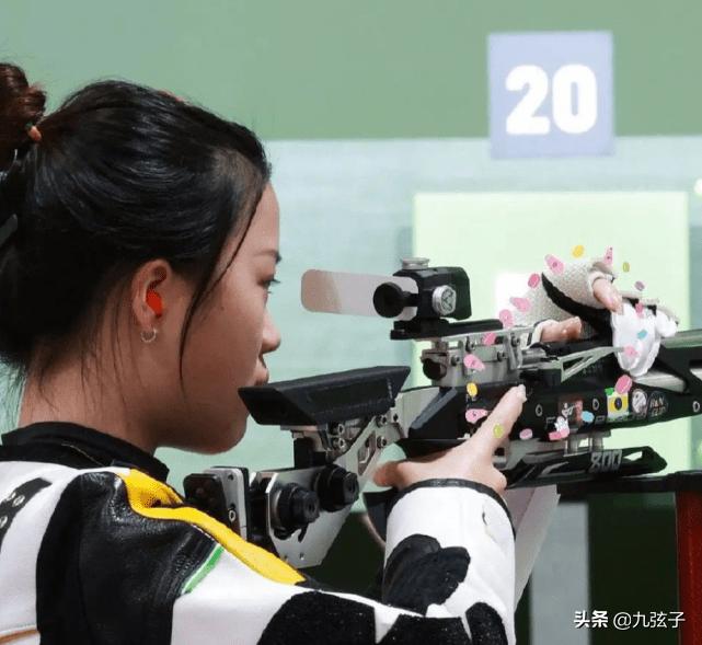 从靶位上睡觉睡醒拿亚军到奥运会首金得主，00后的杨倩经历了啥？