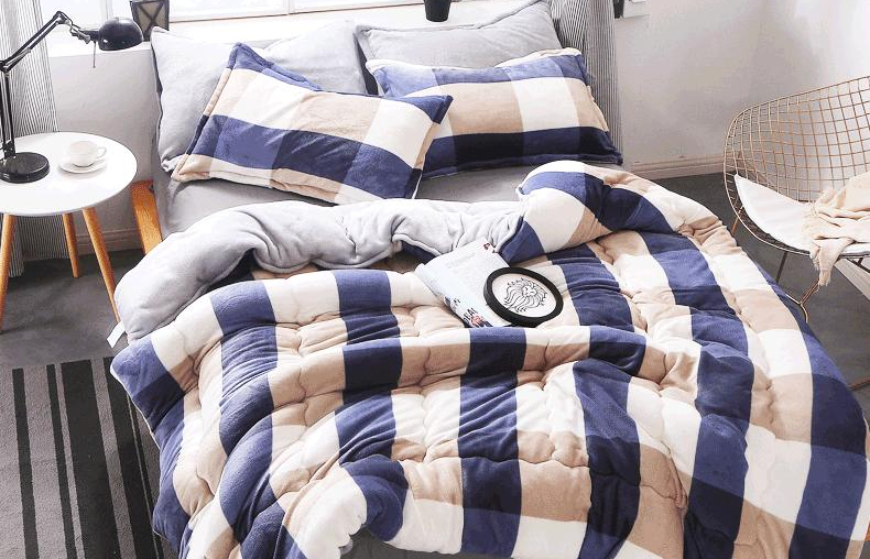 大一开学被子自己带还是在学校买,大学新生被子自己带还是在学校买