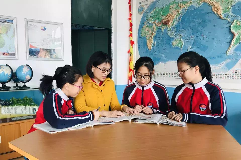 身边的榜样师德师风,不忘初心身边的榜样