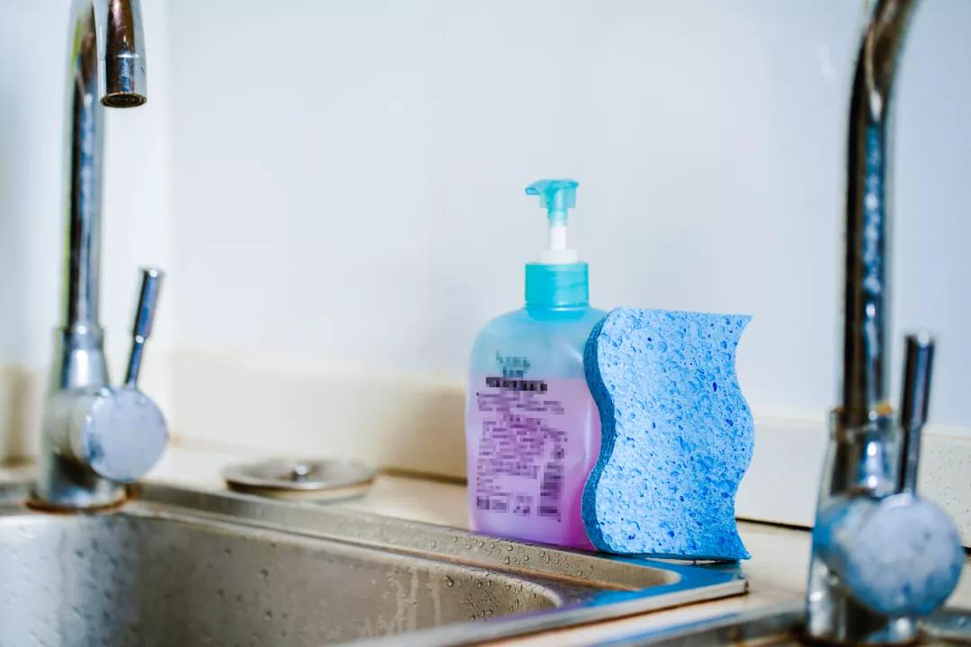 只吃饭不想洗碗？moyori魔力清洁豆豆擦，油腻腻的锅碗盆一抹即净