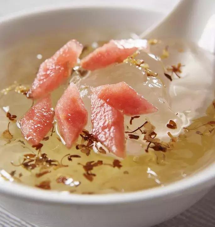 椰汁西米龟苓膏的正宗做法,龟苓膏芋圆西米露糖水制作方法