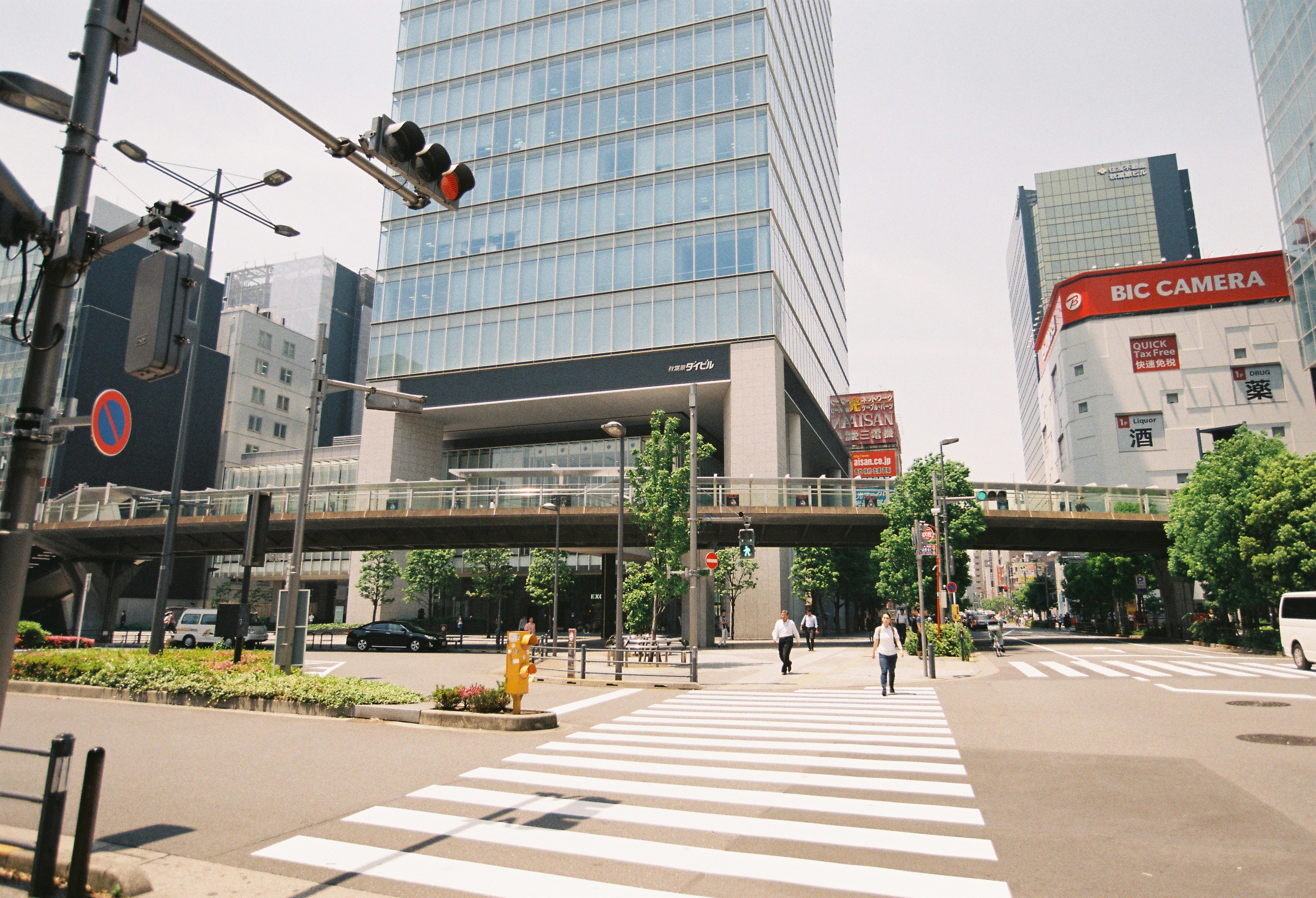 日本东京旅游地铁,日本东京最繁忙的东京新宿站