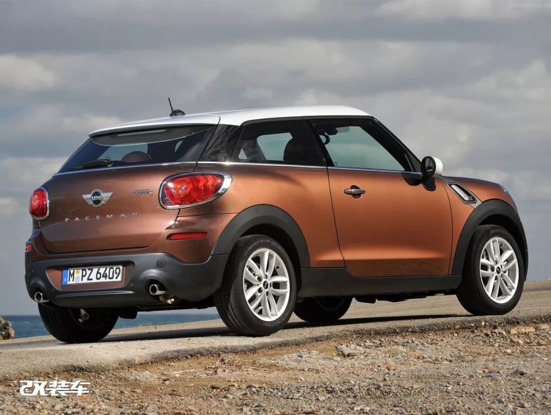 网友花费十几万，把MINI乡下人爆改成大脚怪