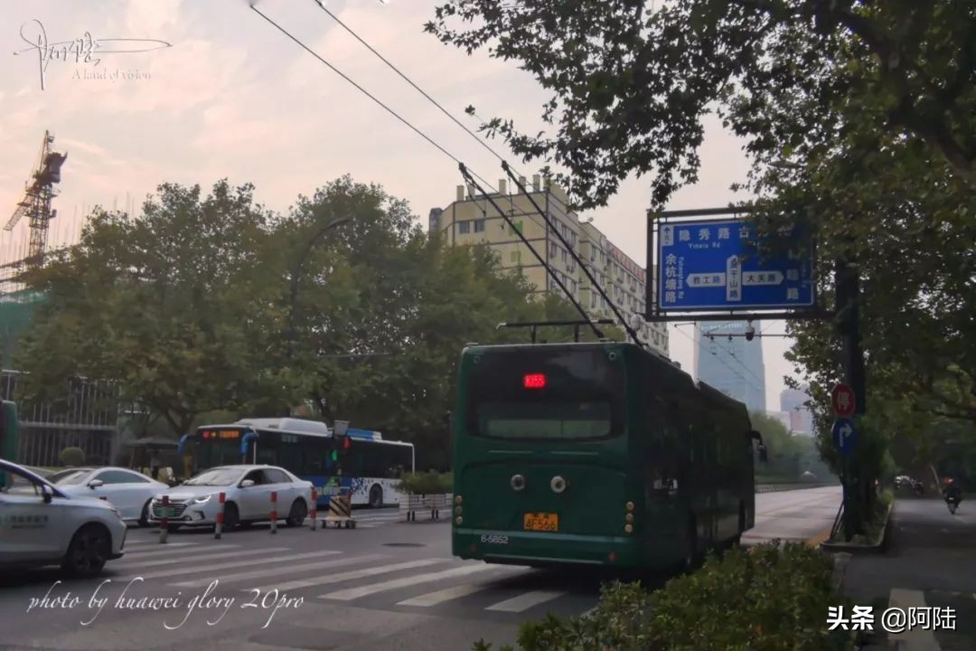 杭州还有带辫子的电车吗,杭州街上电线