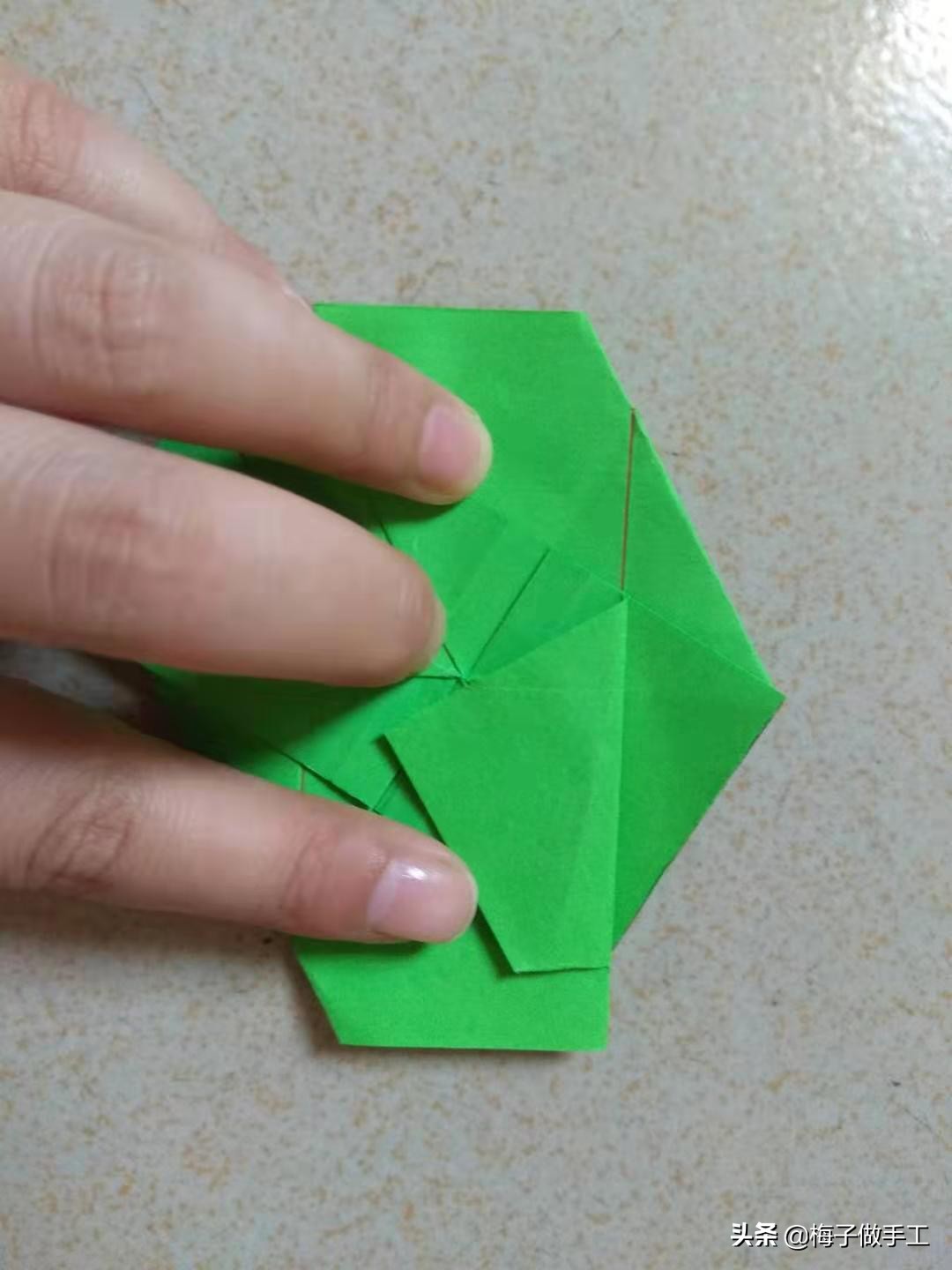 怎么折实心六芒星,手工折纸四角星怎么折