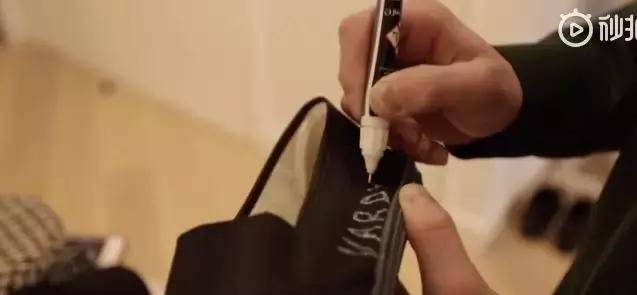 我们花了400块，把土鳖小伙子送上了伦敦时装周？？？