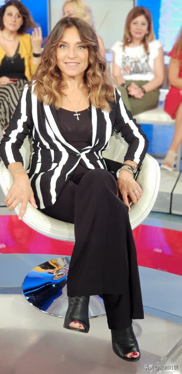 女性不懂足球,女人不懂足球视频