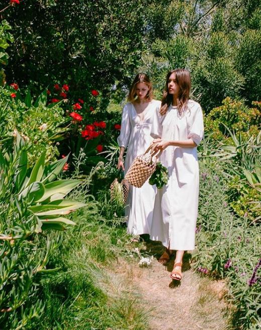 买了名牌包又得买名牌衣服,买了大牌包包后悔吗