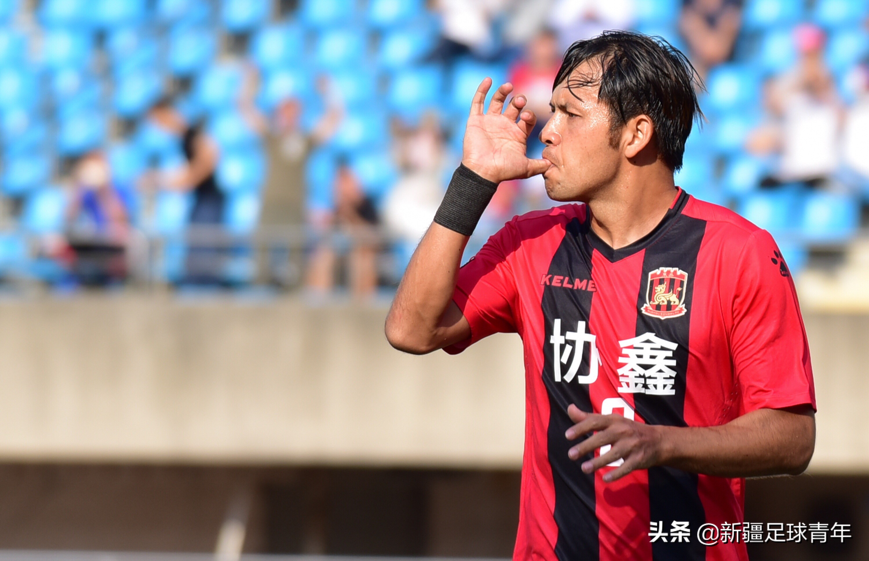 迪力木拉提上海足球,中国足球运动员迪力木拉提