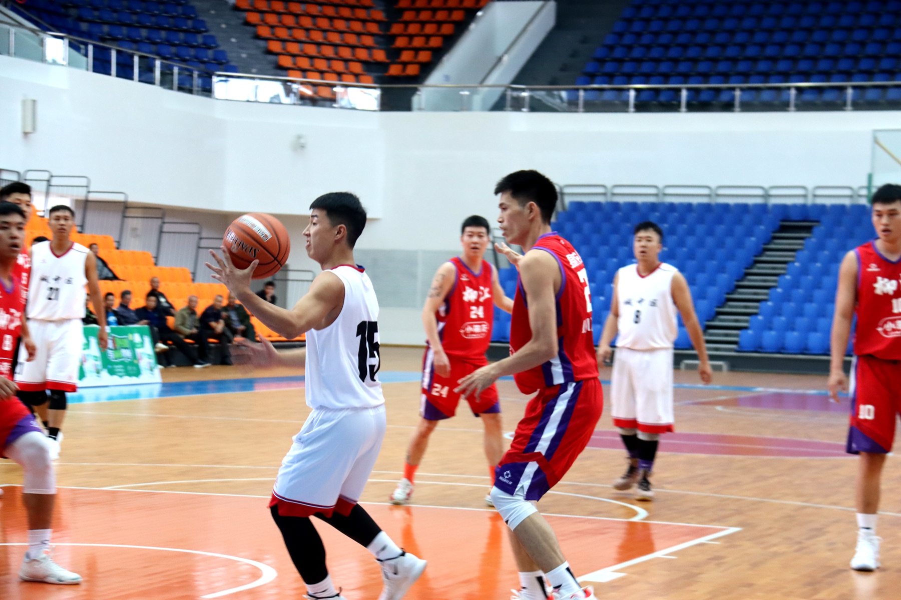 首战告捷！柳江男篮高分获胜！