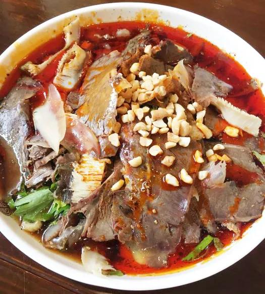 因为“吃内脏”的过场多,四川人直接分成了3个派别