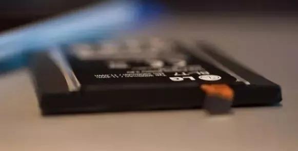 为什么手机电池突然掉电很快,为什么手机电池突然就坏了