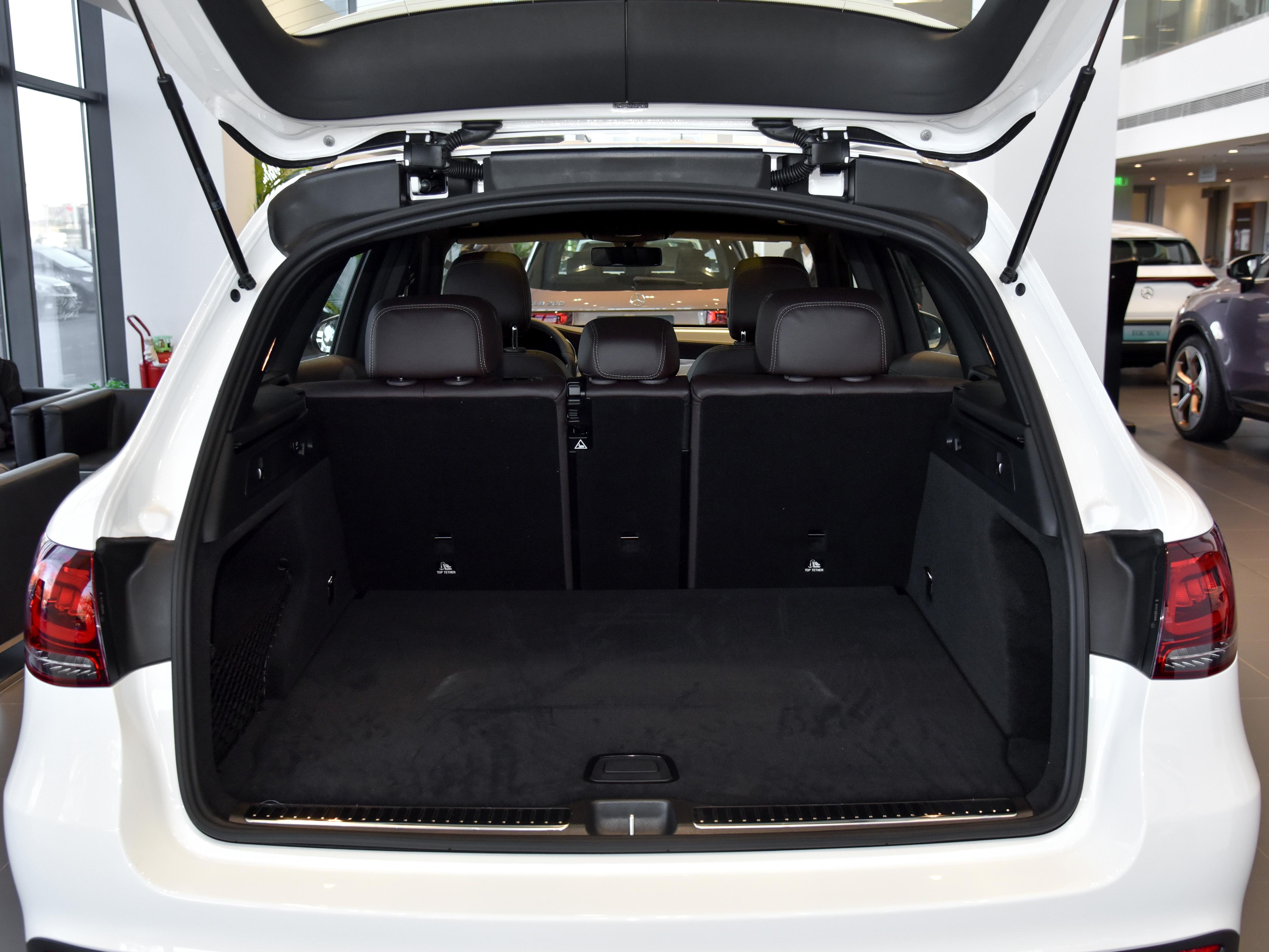 奔驰glc2023款glc260l4matic动感型5座,2020款奔驰glccoupe豪华轿跑suv