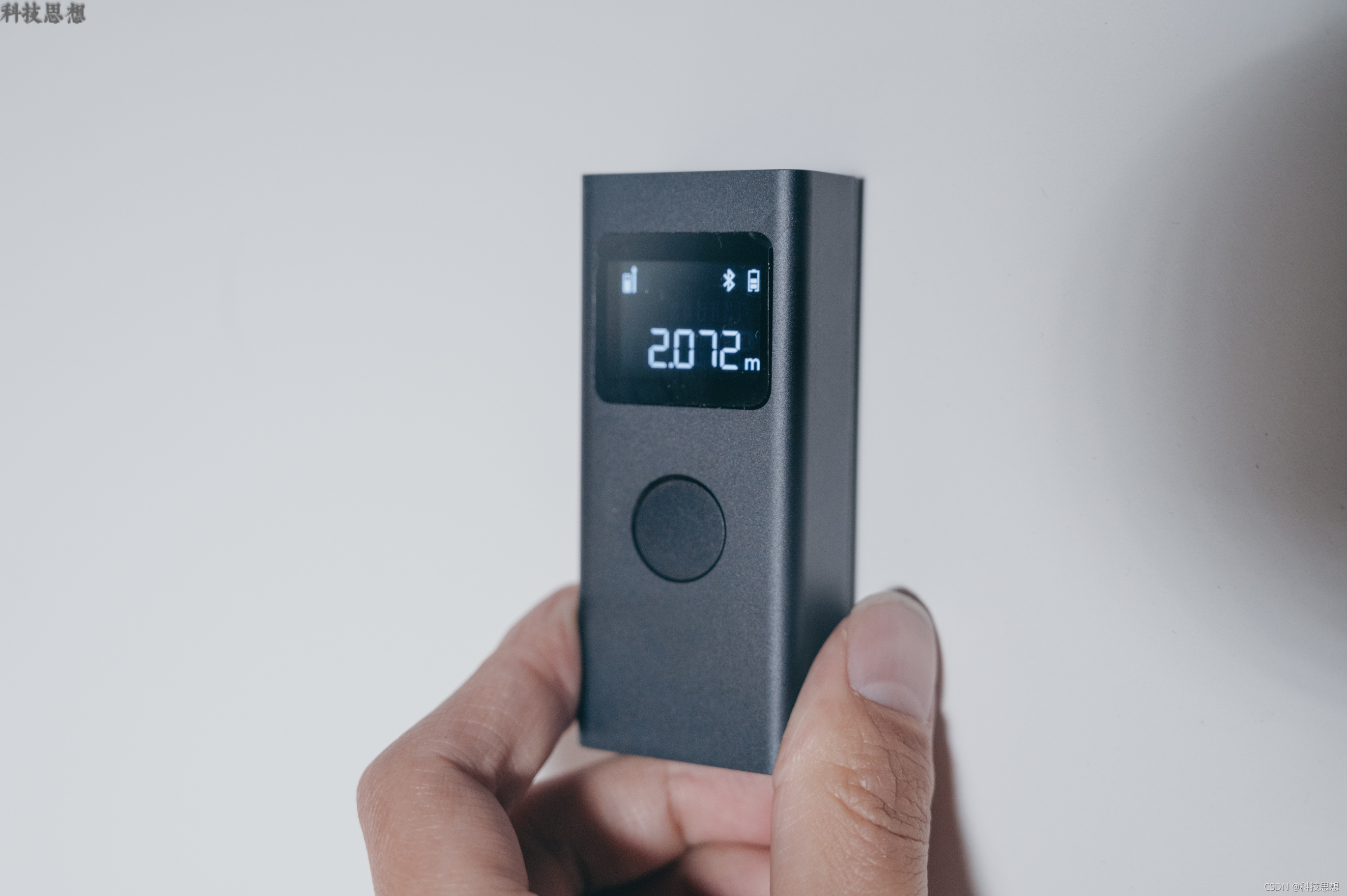 米家智能激光测距仪简单使用评测,米家智能激光测距仪一人就能测量