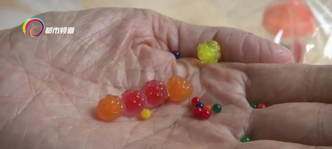 一岁半宝宝误吞一颗泡泡糖,小朋友吃下一颗水晶宝宝会怎么样