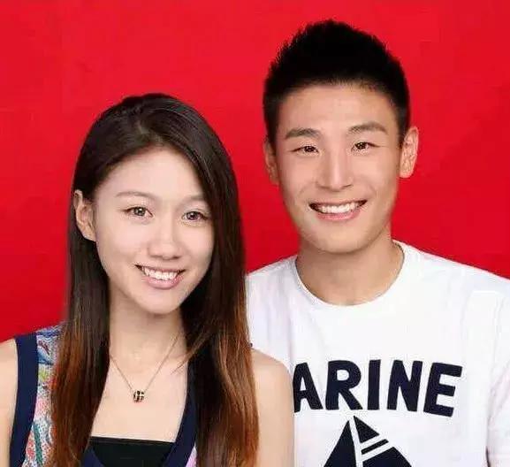 国足太太团集体助威,国足太太聚会