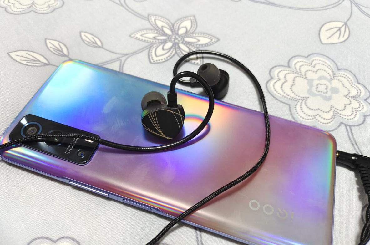 不吹不黑手机测评,不吹不黑2000元以下手机哪个好