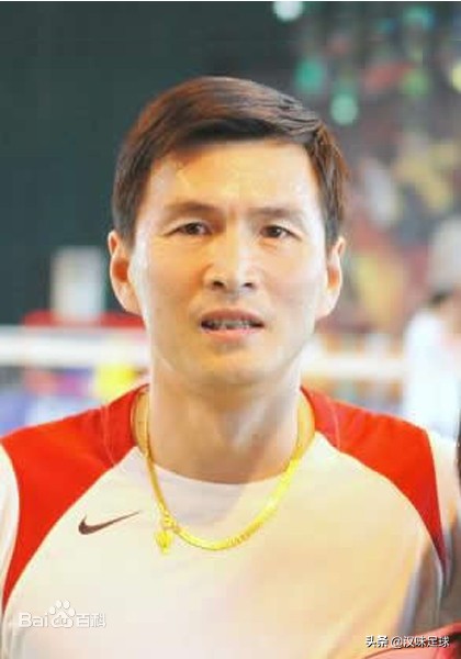 足球闫毅简介,武汉足球员闫毅照片