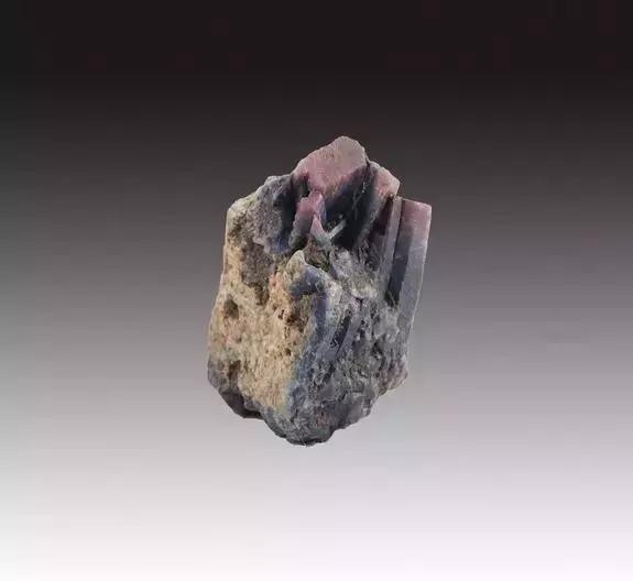 捡到这些石头不要扔真的很值钱,哪些石头价值连城千万别扔