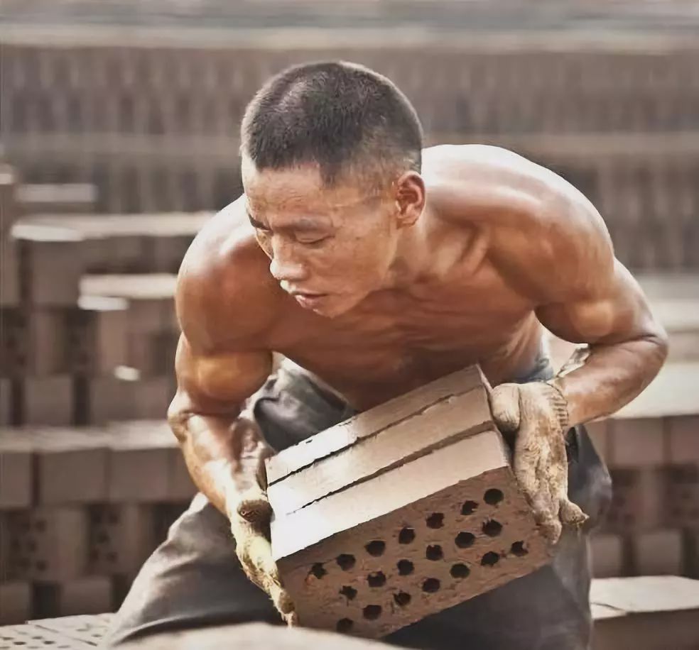 最美搬运工一夜爆红,一夜爆红的最美搬运工