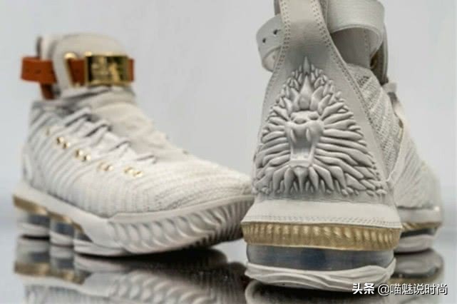 詹16白狮浮雕,詹16白狮