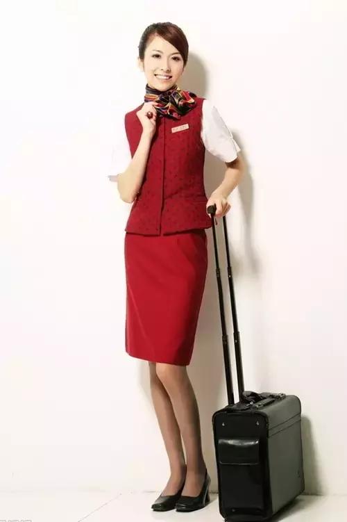 世界各国空姐的颜值 (各国空姐美丽动人)