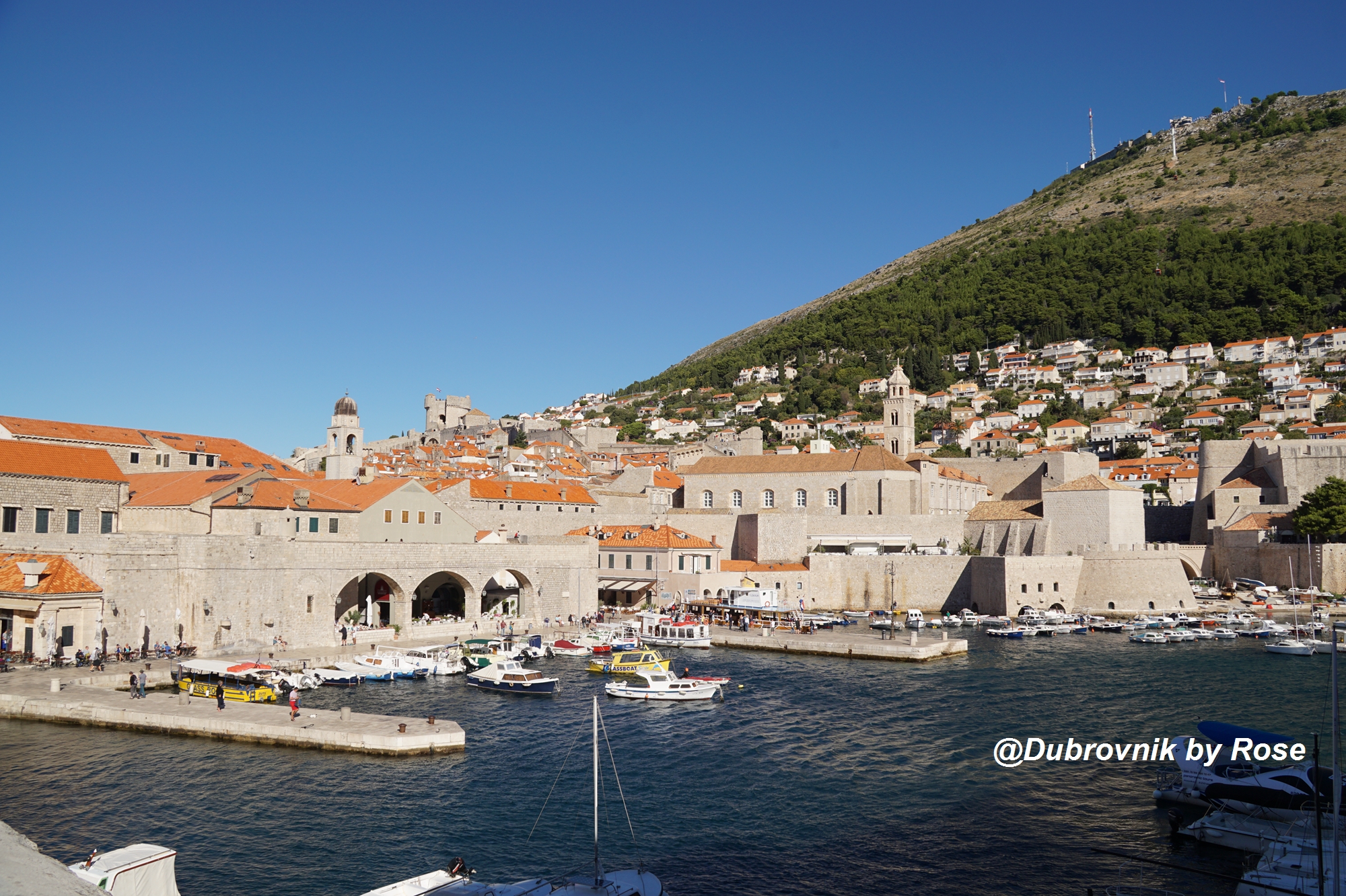 克罗地亚圣托里尼,克罗地亚和圣托里尼