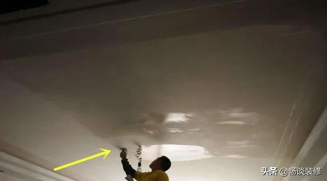 房屋顶大白有裂纹怎样处理好,预制板楼房棚顶有裂缝找谁来检测