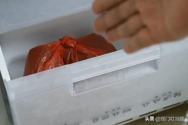 裤子怎么选才不会起球粘毛不皱,裤子怎么穿才不会起球