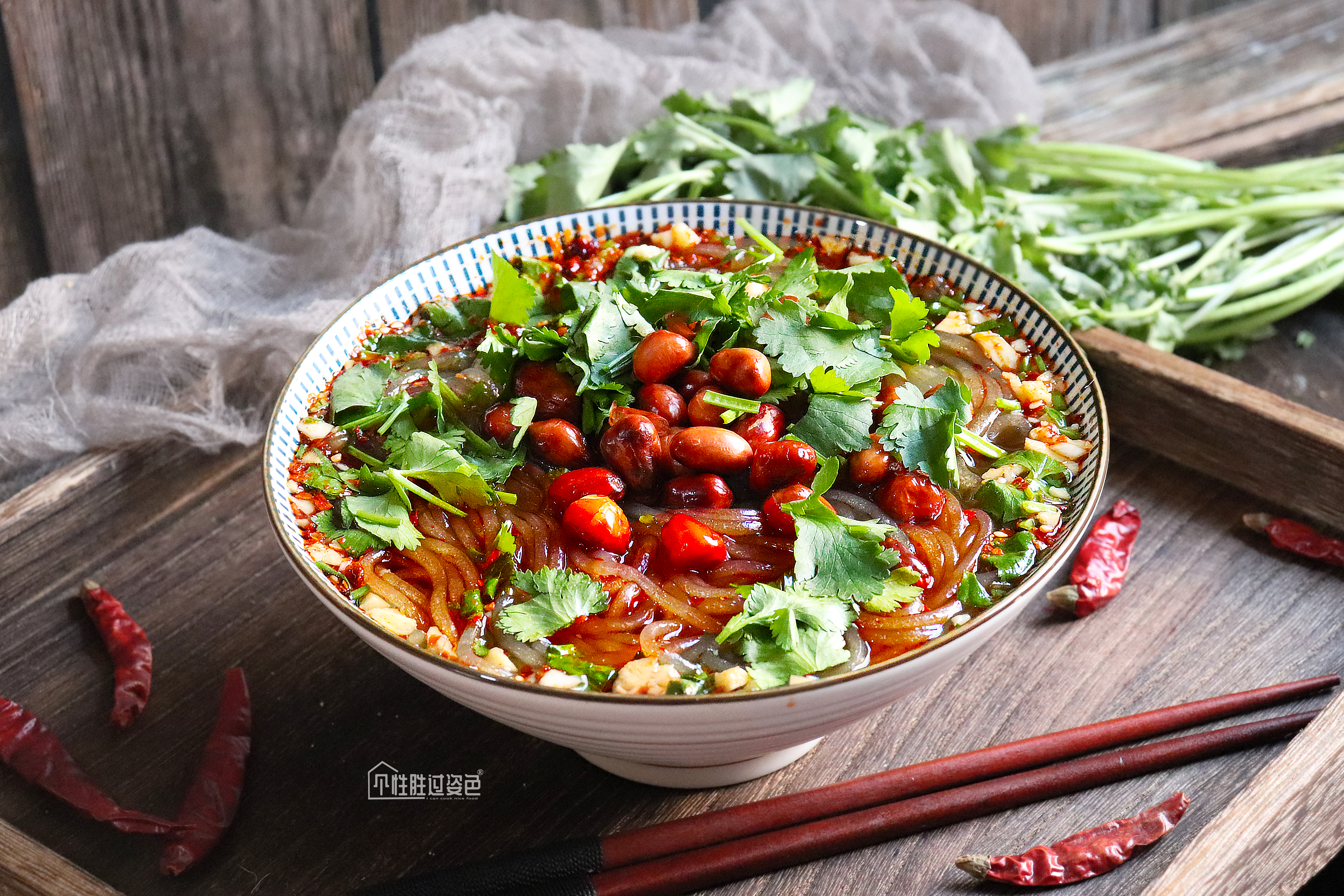 30秒教你制作酸辣粉,手把手教你做酸辣粉视频