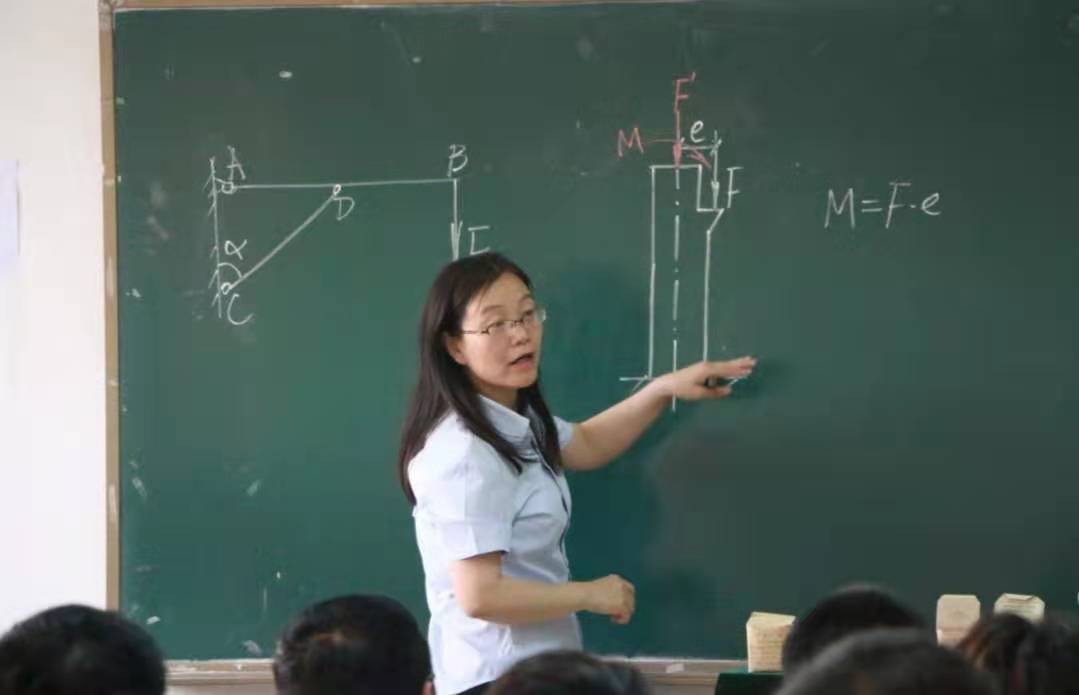 于丹的真实水平,于丹是如何跌下神坛的