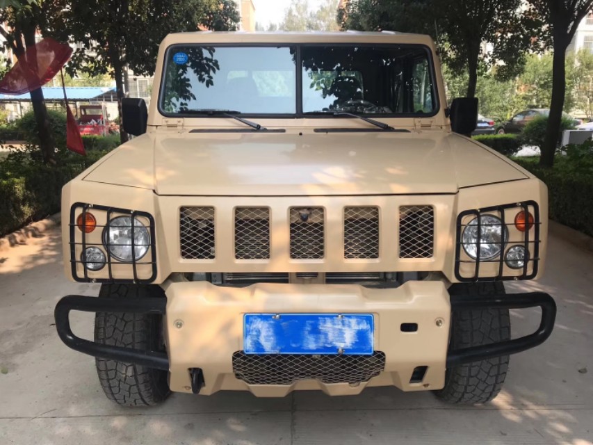 国产汽车悍马,沙漠版北汽勇士皮卡车