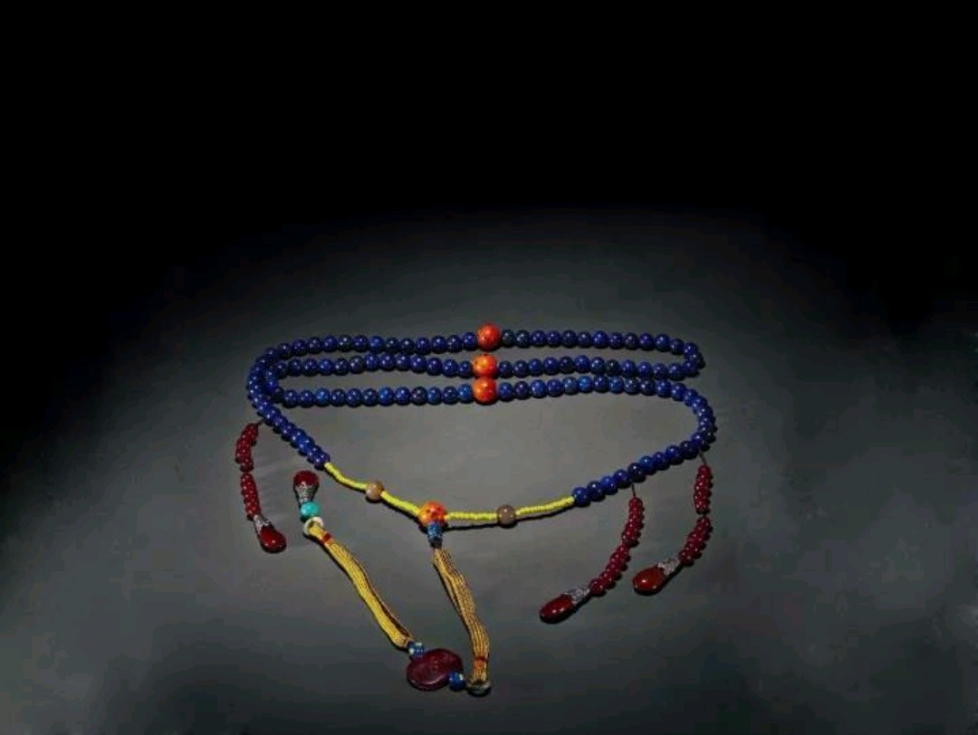 色如点黛，璨若星辰的青金石