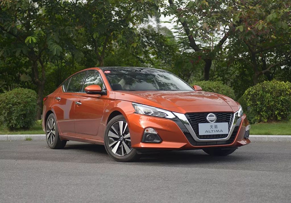 本田雅阁和日产天籁怎么选,日系天籁雅阁凯美瑞谁最强