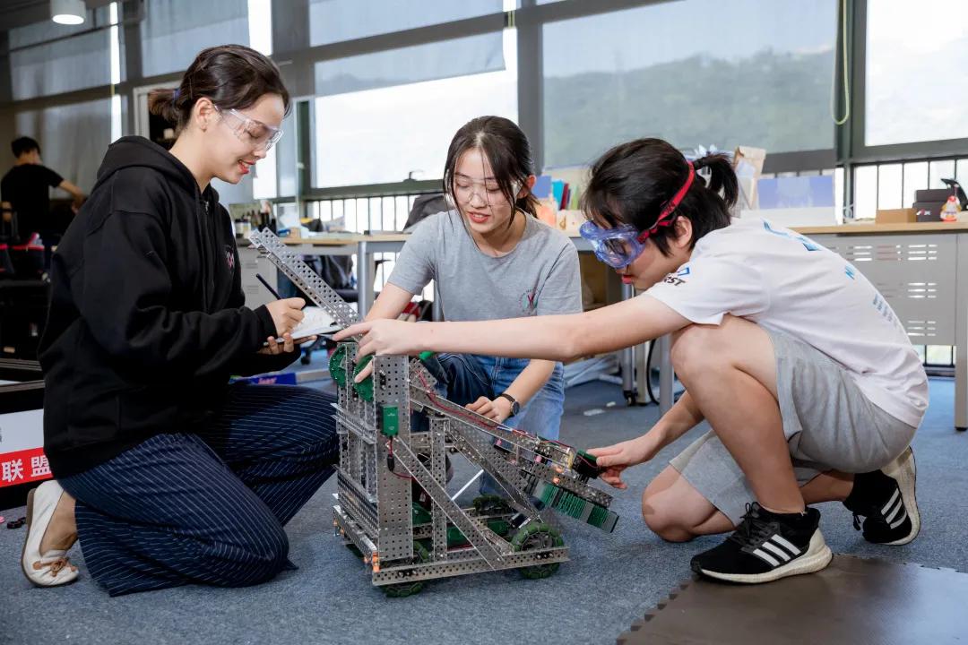 梅沙高中来了!冲击“双一流”,“爱国”为基石