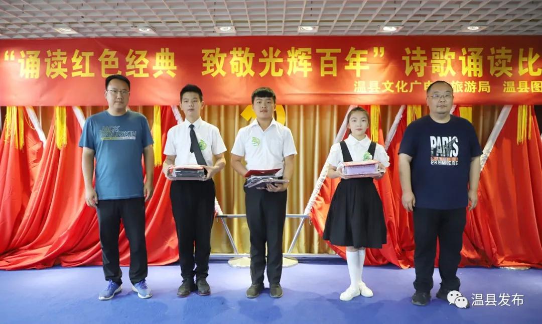 六岁孩子听感人朗诵,孩子朗读被感动