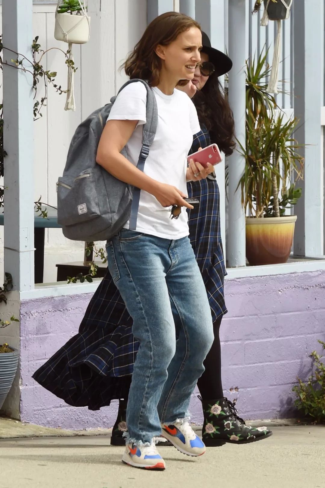 出差见客户双肩包,轻便双肩包出差不压肩膀