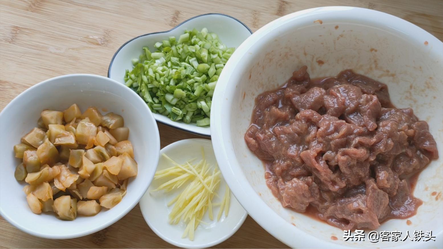 牛肉怎么炒好吃又嫩洋葱炒牛肉,炒牛肉时别直接放盐和料酒